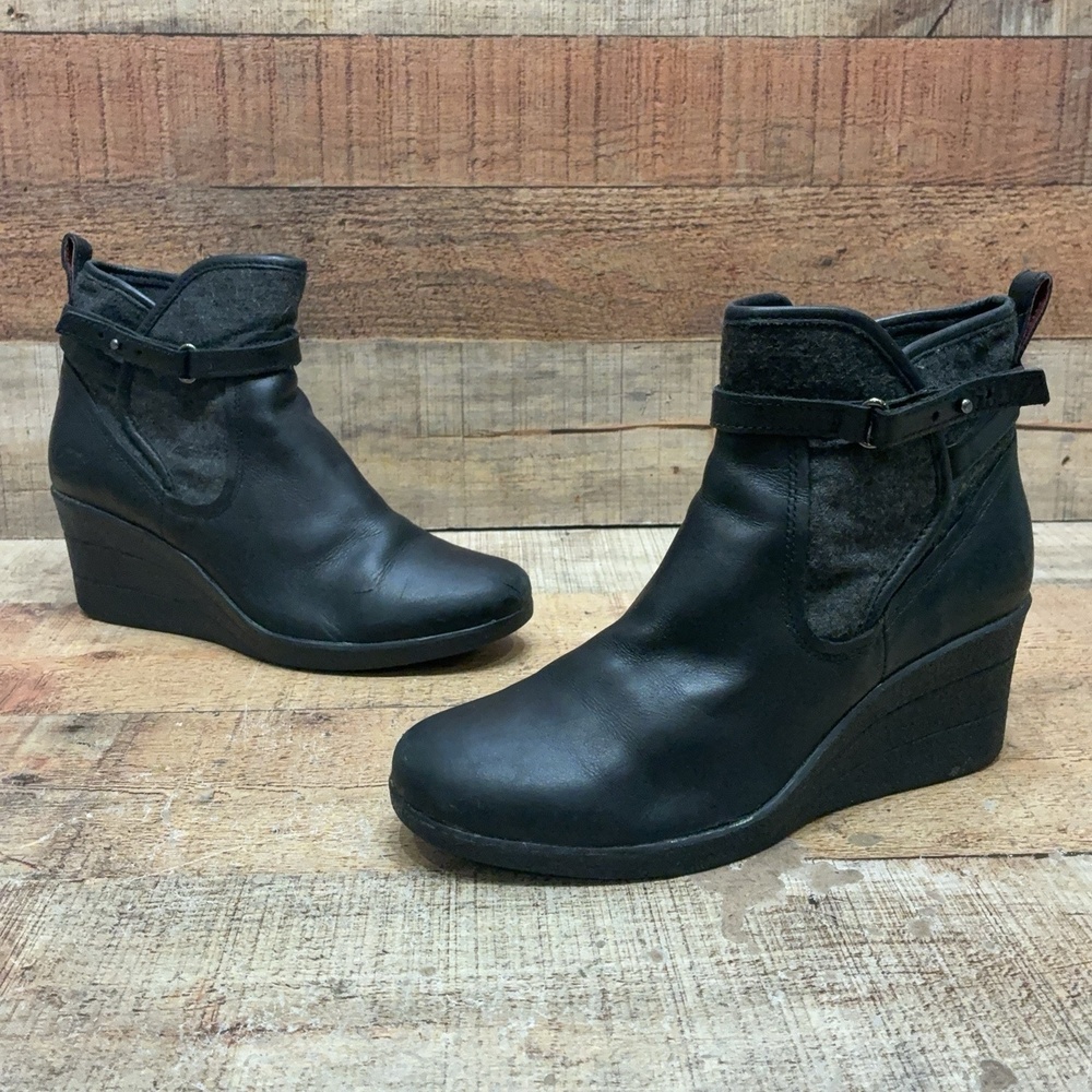 UGG Boots Womens Size 7 38 Black Leather Waterproof Ankle Zip Wedge Bootie